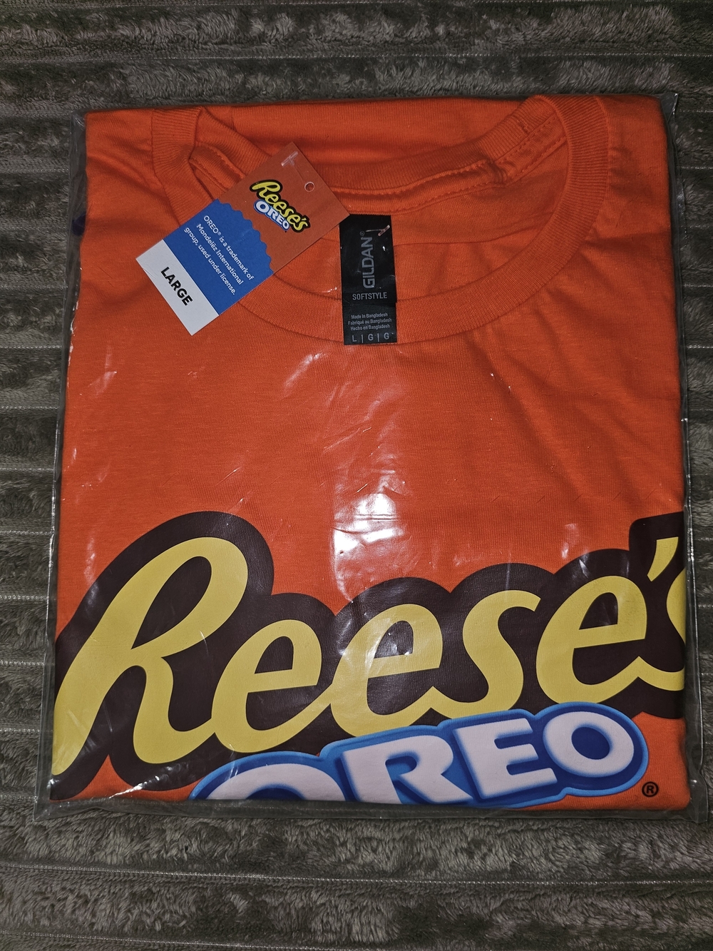 Gildan Orange Reese's Oreo Logo Short Sleeve Tee - Large - SH 11